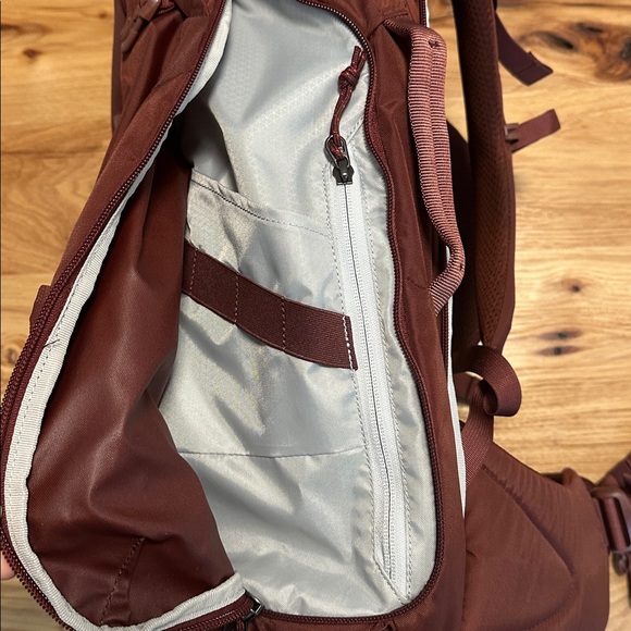 REI Women’s Ruckpack 40L - Picture 4 of 14